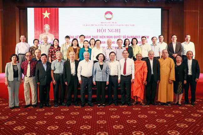 Hòa quyện ý Đảng, lòng dân
