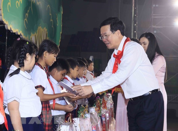 Để mọi trẻ em đều vui Tết Trung thu