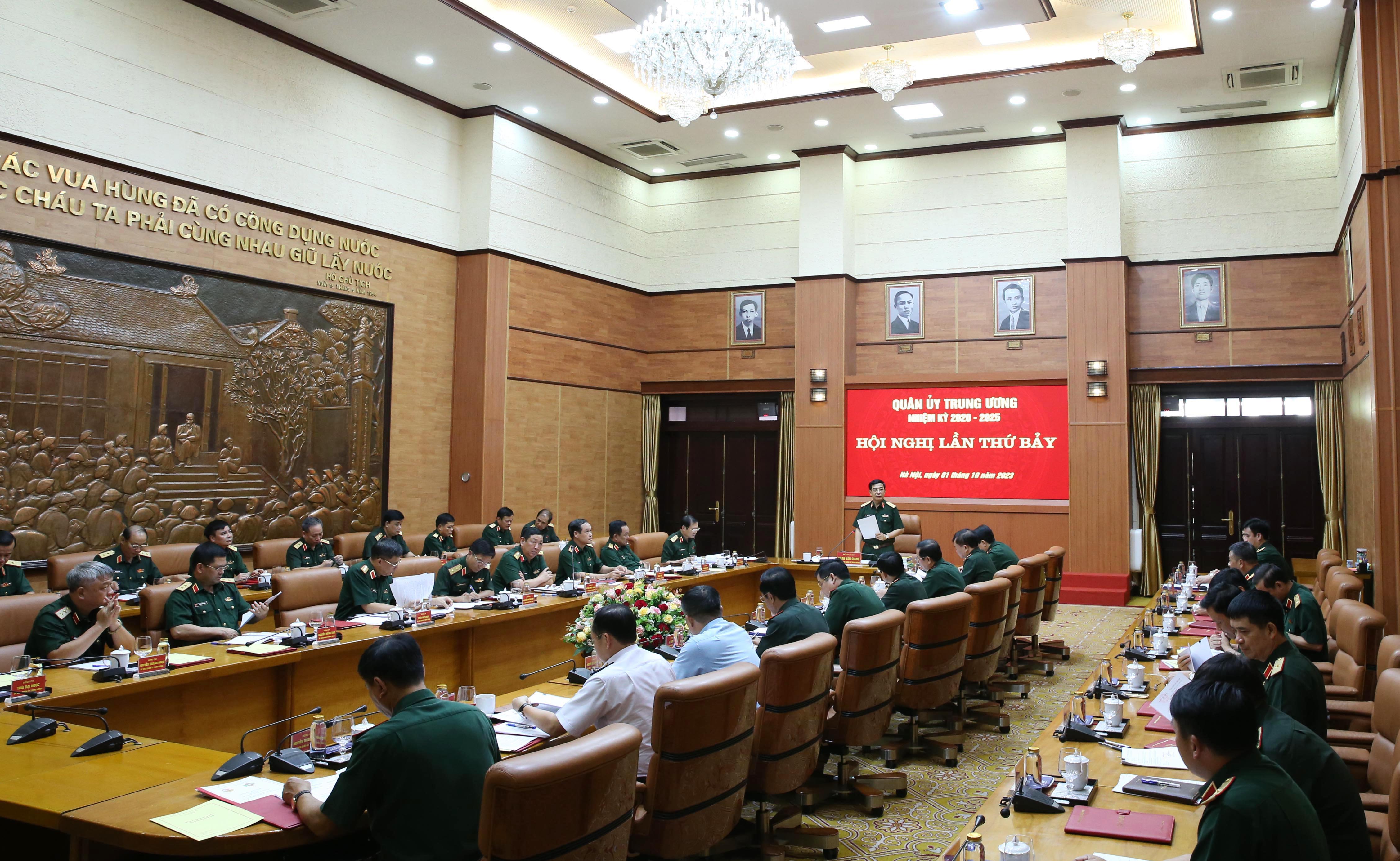 Gặp mặt đại biểu quân đội dự Hội nghị Trung ương 8, khóa XIII