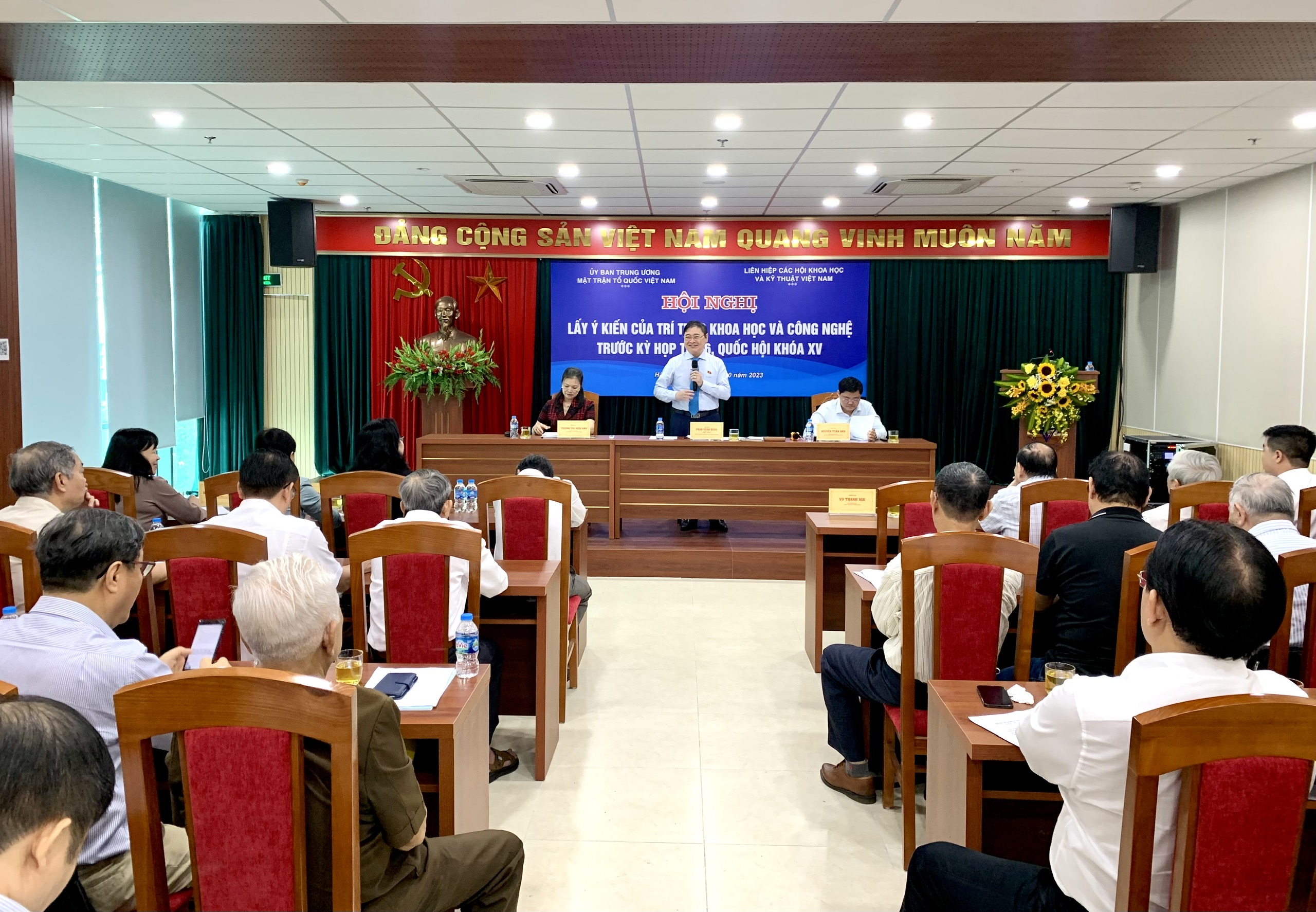 Cần có chính sách đãi ngộ, trọng dụng đội ngũ trí thức