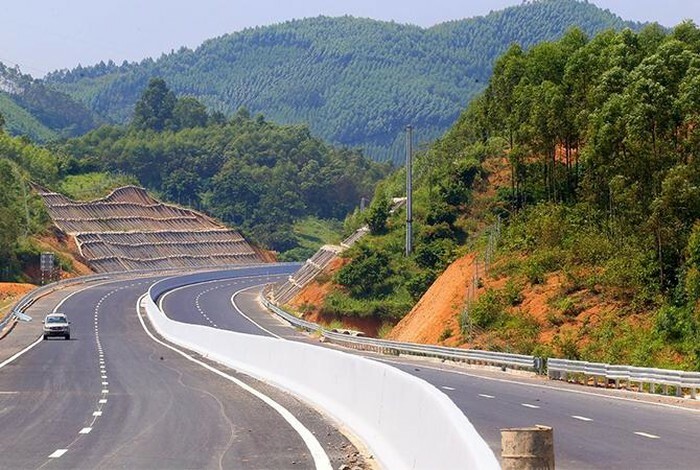 Nâng cấp, mở rộng cao tốc Yên Bái – Lào Cai là cần thiết