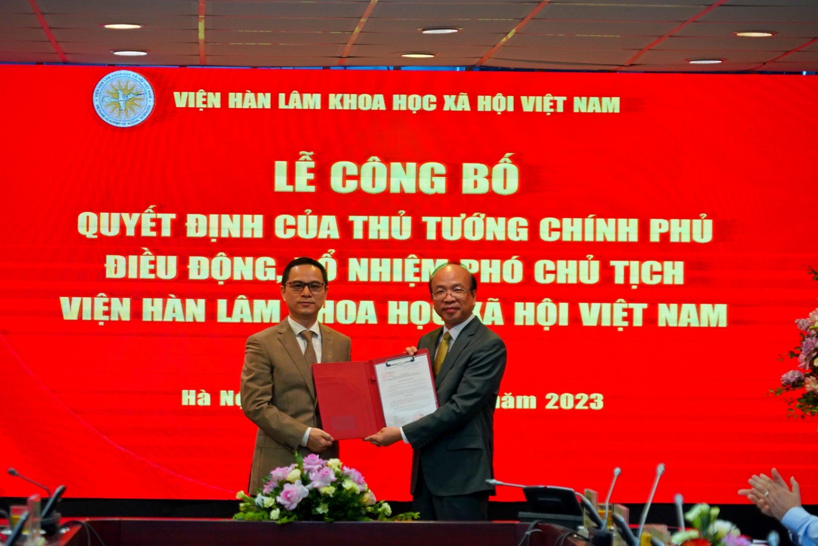 Công bố Quyết định bổ nhiệm Phó Chủ tịch Viện Hàn lâm Khoa học xã hội Việt Nam