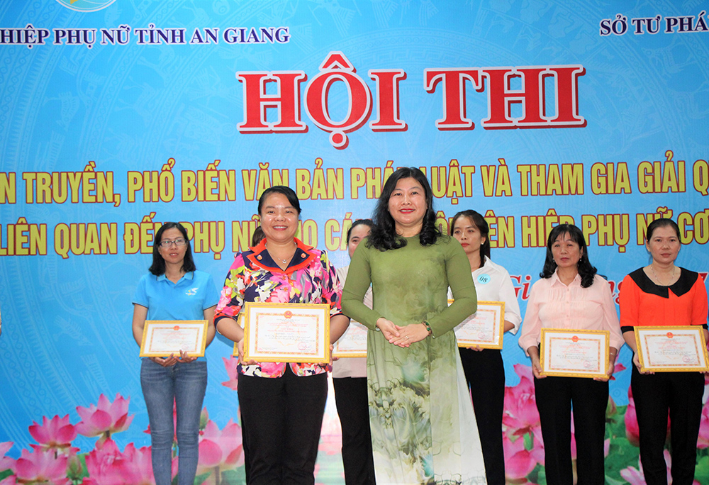 An Giang Mỗi hội viên, phụ nữ DTTS là một tuyên truyền viên tích cực thúc đẩy bình đẳng giới