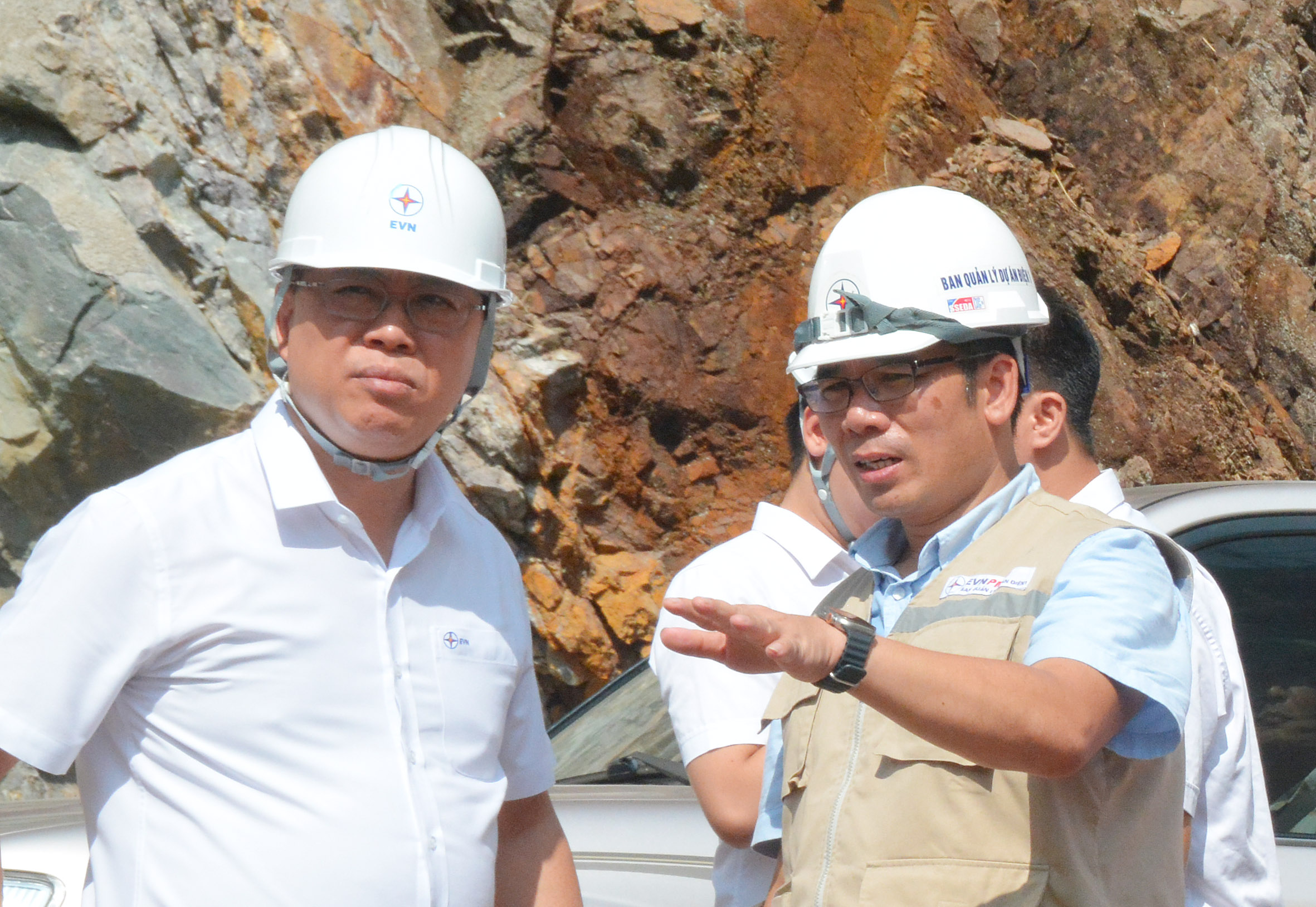 Đẩy nhanh tiến độ thi công Nhà máy thuỷ điện Hòa Bình mở rộng