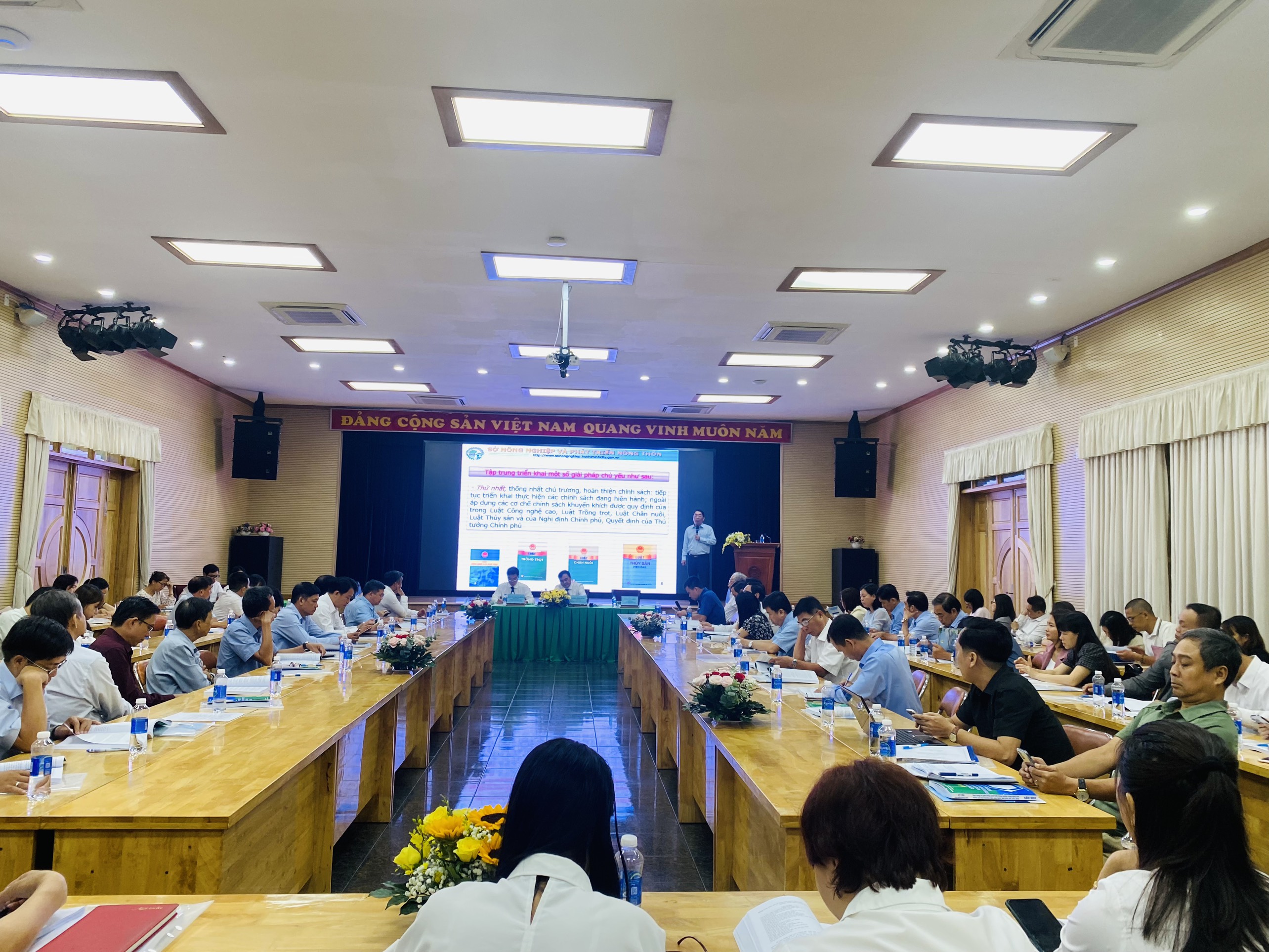 Thúc đẩy phát triển nông nghiệp công nghệ cao
