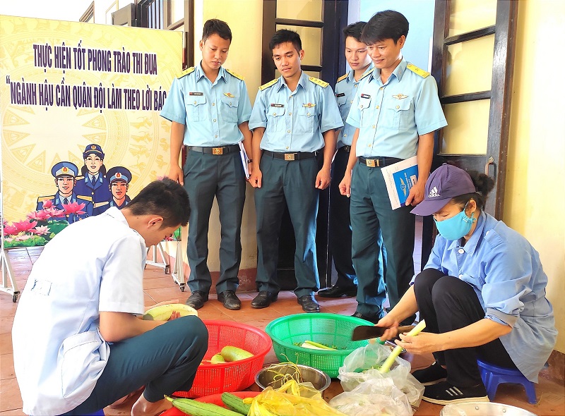 Chăm lo đời sống vật chất, tinh thần cho bộ đội, góp phần hoàn thành tốt nhiệm vụ