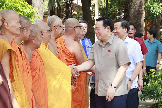 Chủ tịch Quốc hội thăm, chúc mừng Hội Đoàn kết sư sãi yêu nước tỉnh Sóc Trăng