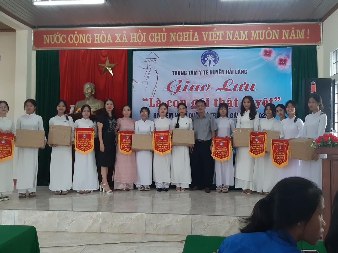 Chương trình giao lưu Là con gái thật tuyệt” góp phần thúc đẩy bình đẳng giới