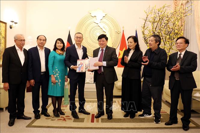 Gìn giữ và phát triển văn hoá - nghệ thuật Việt Nam ở Đức