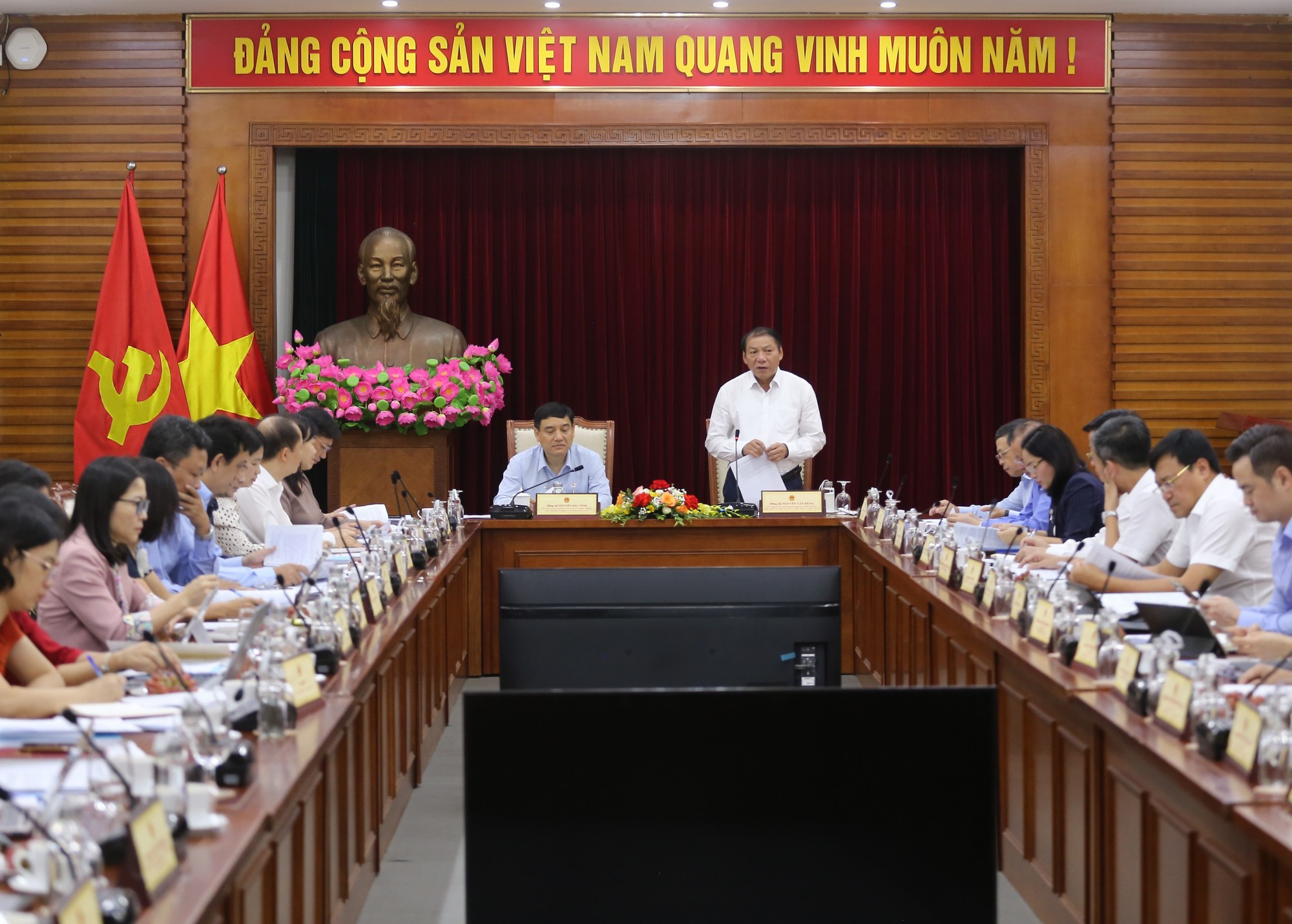 Tháo gỡ điểm nghẽn, xây dựng bức tranh văn hóa rực rỡ năm 2023