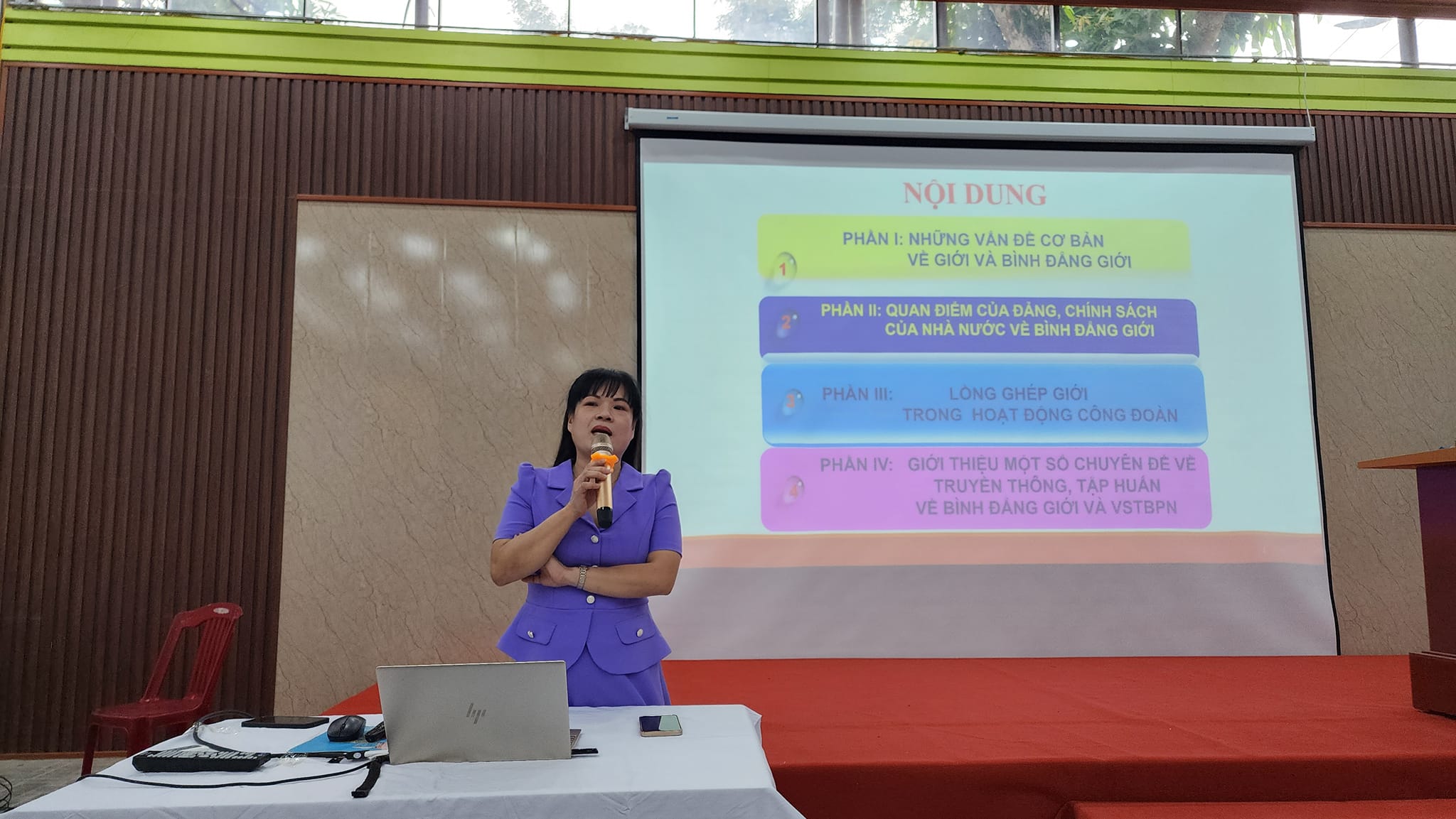 Con Cuông Nghệ An  Tập huấn bình đẳng giới cho cán bộ công đoàn các cấp