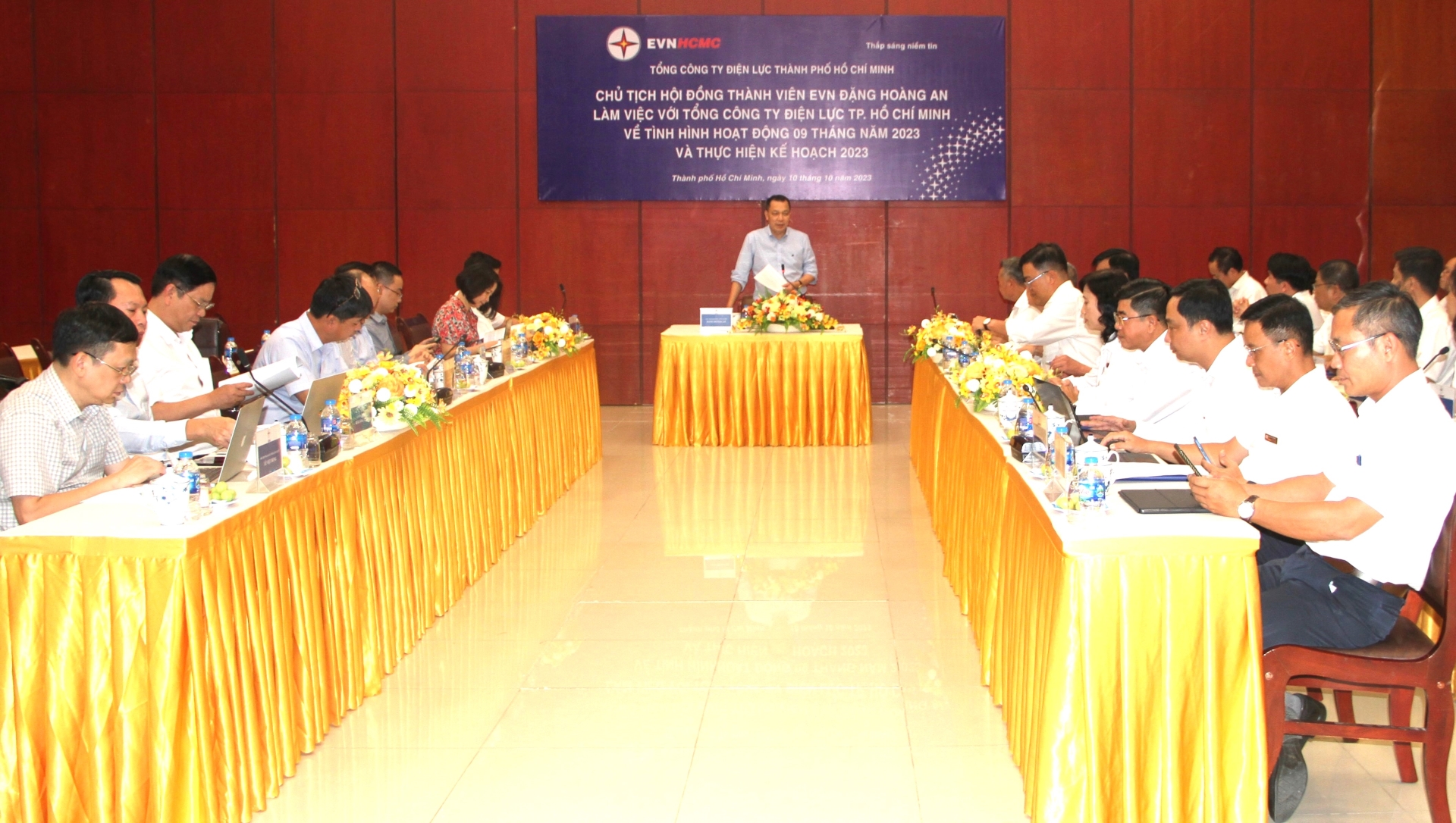 EVNHCMC khắc phục khó khăn tăng doanh thu, hoàn thành kế hoạch năm 2023