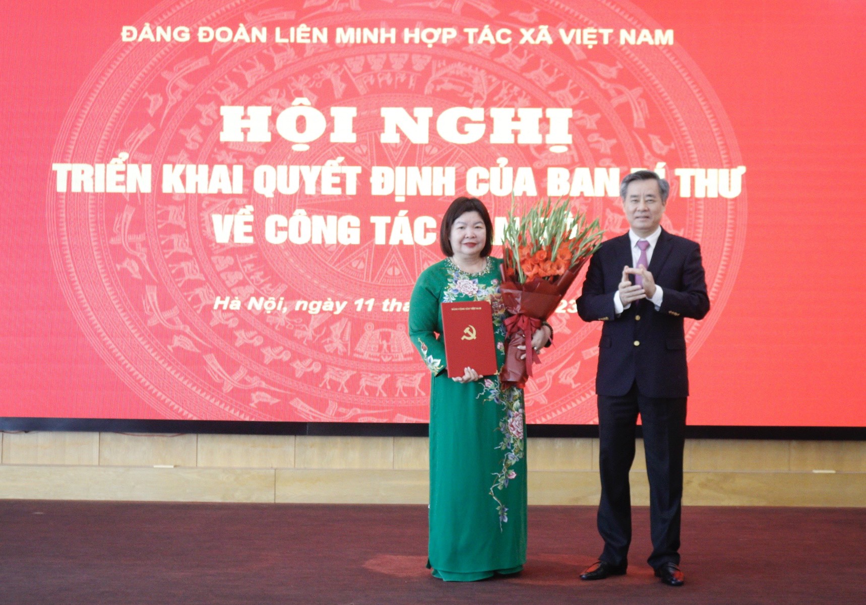 Công bố Quyết định của Ban Bí thư về công tác cán bộ