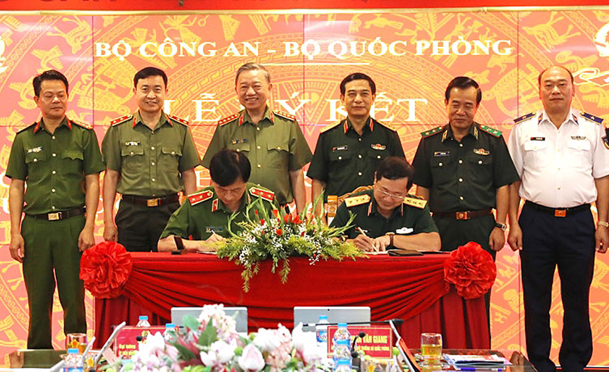 Bộ Quốc phòng và Bộ Công an phối hợp thúc đẩy chuyển đổi số quốc gia