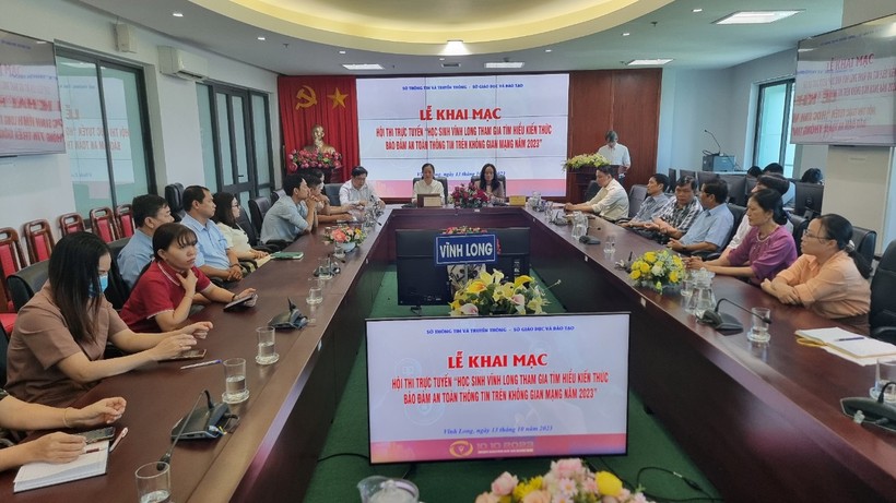 Học sinh Vĩnh Long tìm hiểu kiến thức an toàn thông tin trên không gian mạng