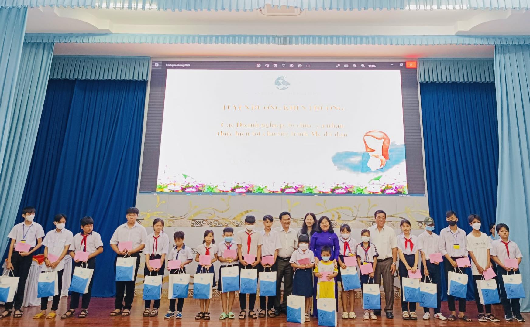 Ở đâu có trẻ mồ côi, ở đó có mẹ đỡ đầu