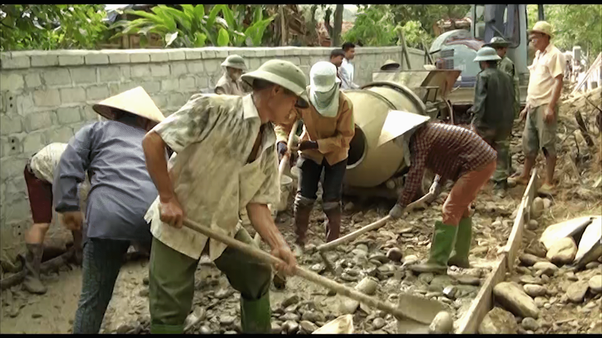 Ông Đinh Xuân Đẳng - Tấm gương sáng trong phong trào hiến đất làm đường