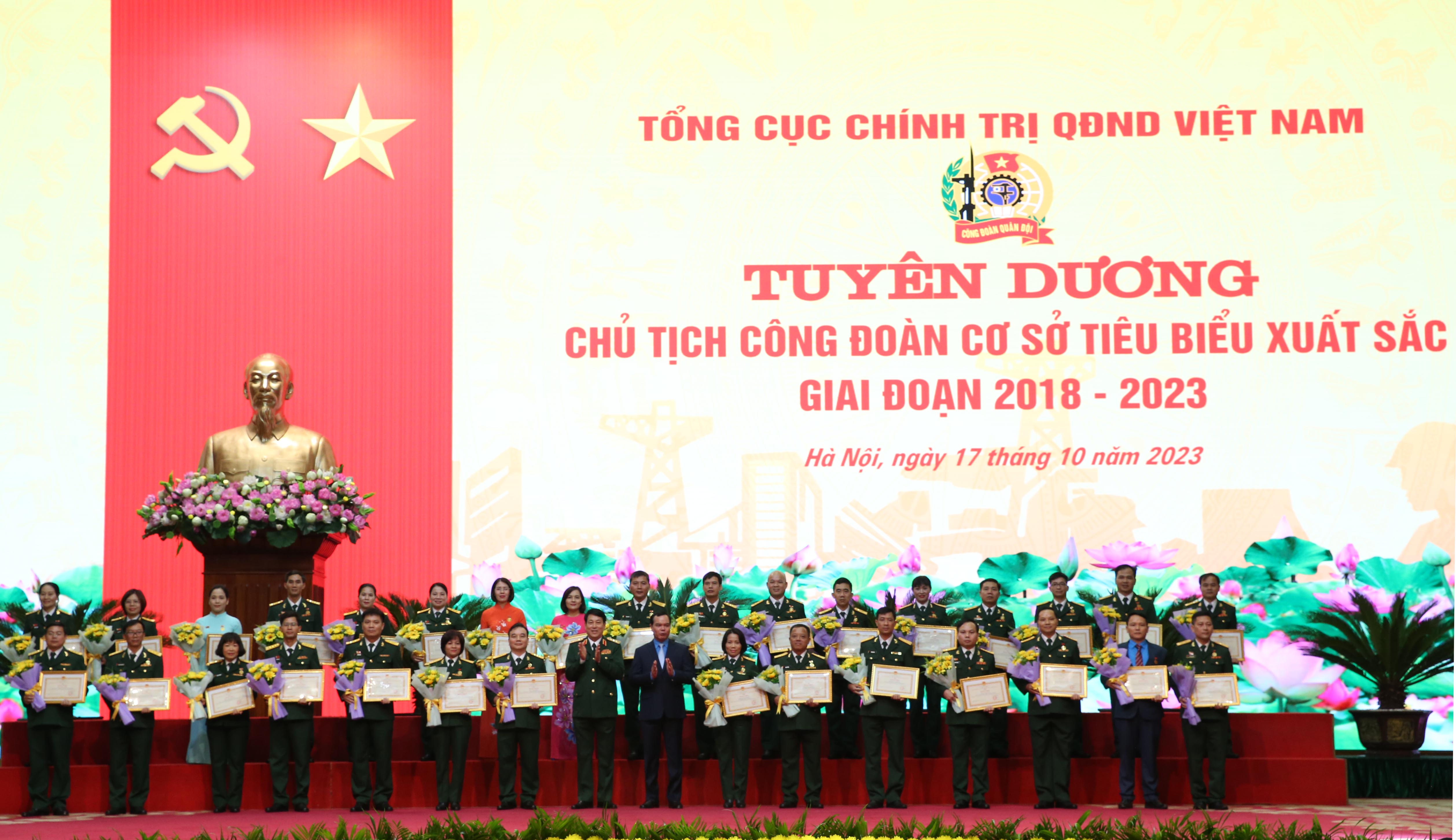 Tôn vinh 100 Chủ tịch Công đoàn cơ sở tiêu biểu xuất sắc trong toàn quân