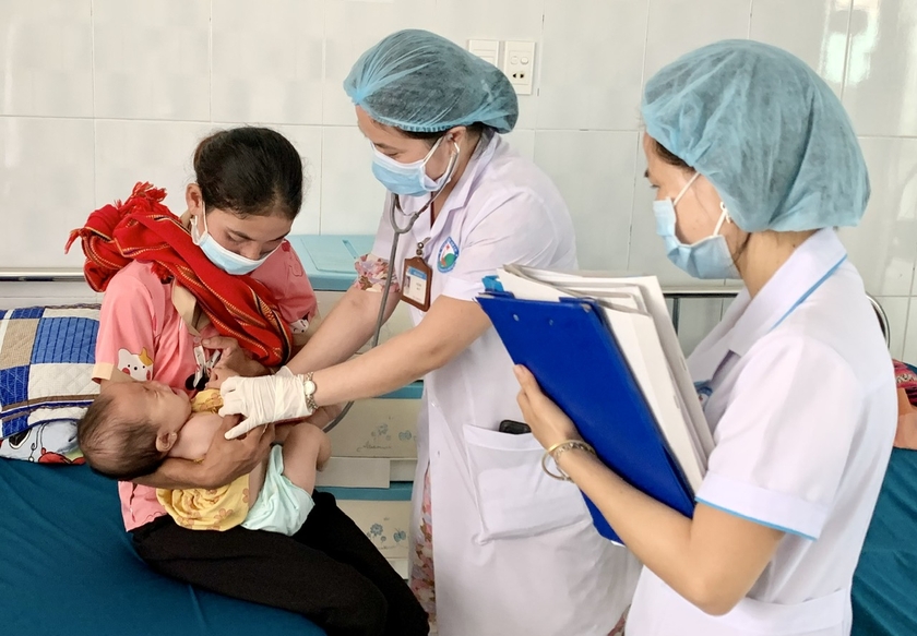 Các địa phương giám sát, xử lý kịp thời các ổ bệnh tay chân miệng, sốt xuất huyết