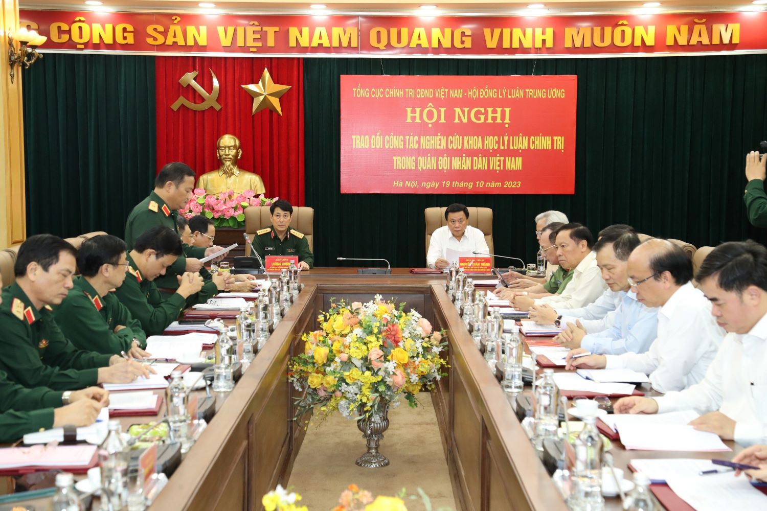 Tạo đột phá về nghiên cứu, phát triển khoa học lý luận chính trị trong Quân đội
