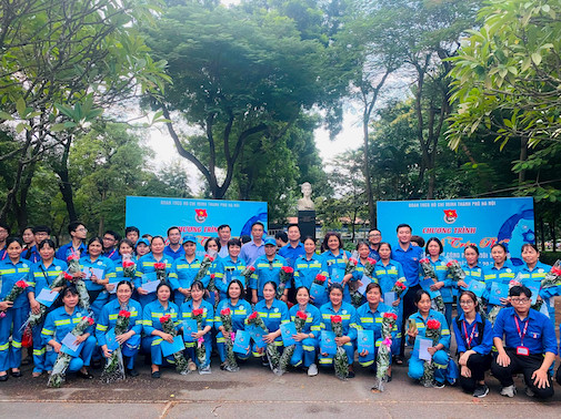 Đồng hành cùng nữ công nhân môi trường nhân ngày 20 10