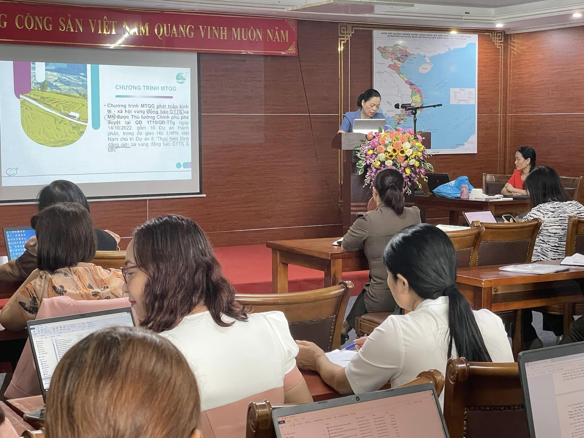 Phong Thổ Nâng cao năng lực thực hiện bình đằng giới cho cán bộ phụ nữ