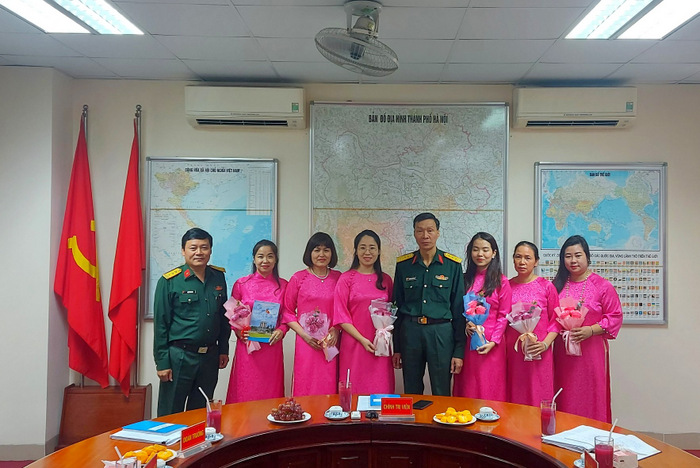 Gặp mặt hội viên Hội Phụ nữ Đoàn 595 nhân dịp 20 10