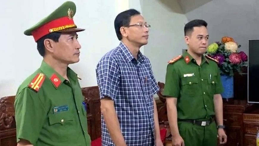 Khai trừ ra khỏi Đảng Hiệu trưởng Trường cao đẳng Công nghiệp Thanh Hóa