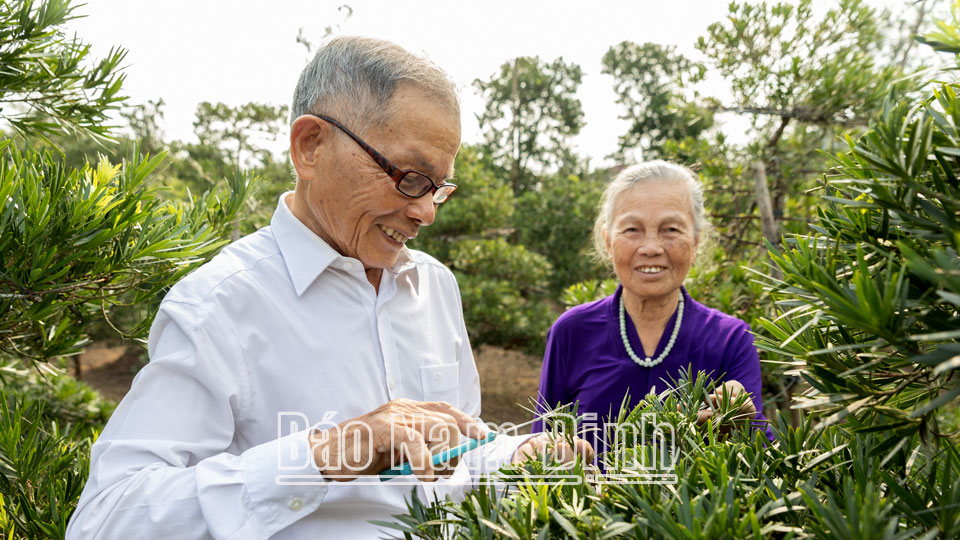 Tấm gương sáng trong học tập và làm theo Bác