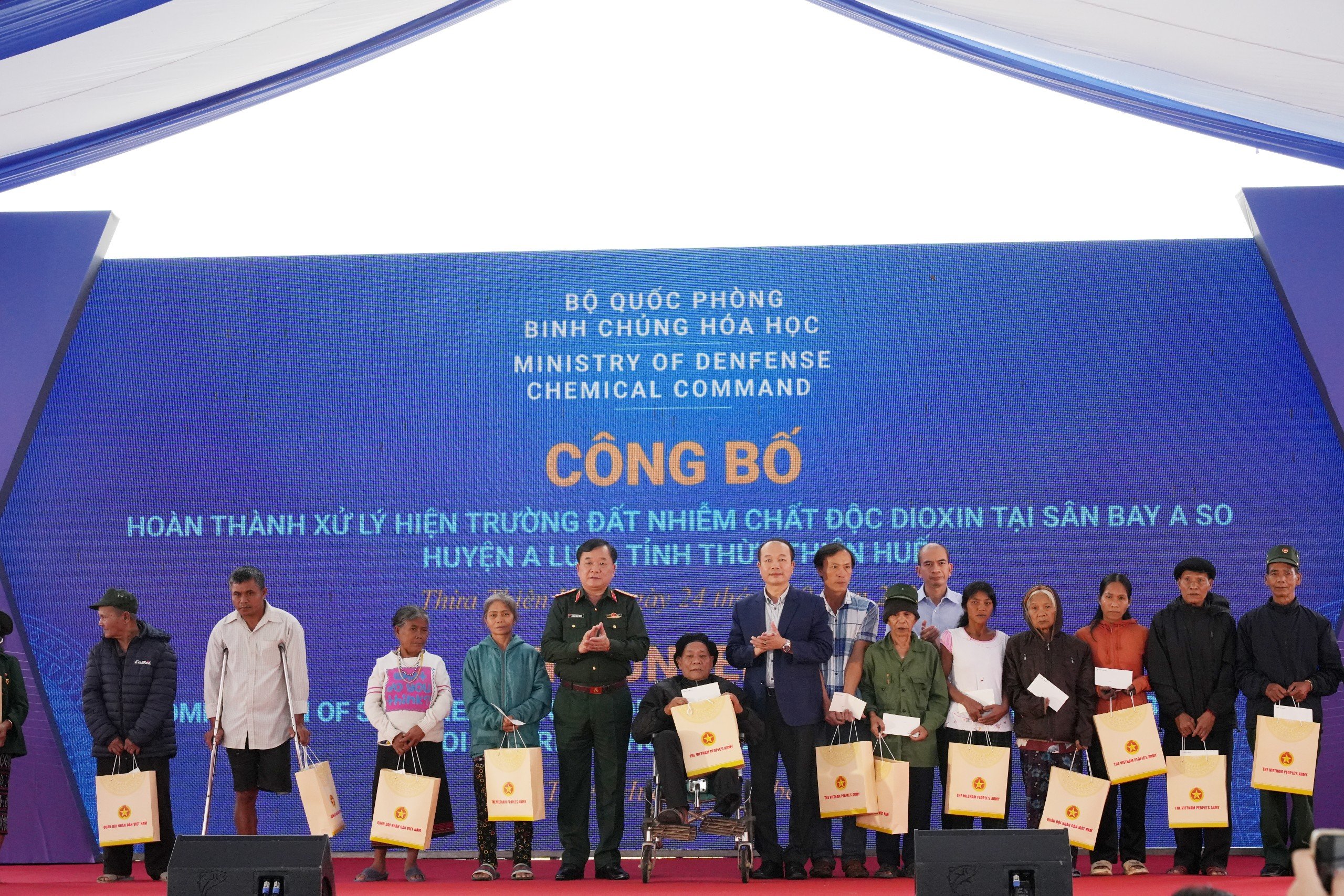Hoàn thành xử lý đất nhiễm chất độc dioxin tại sân bay A So