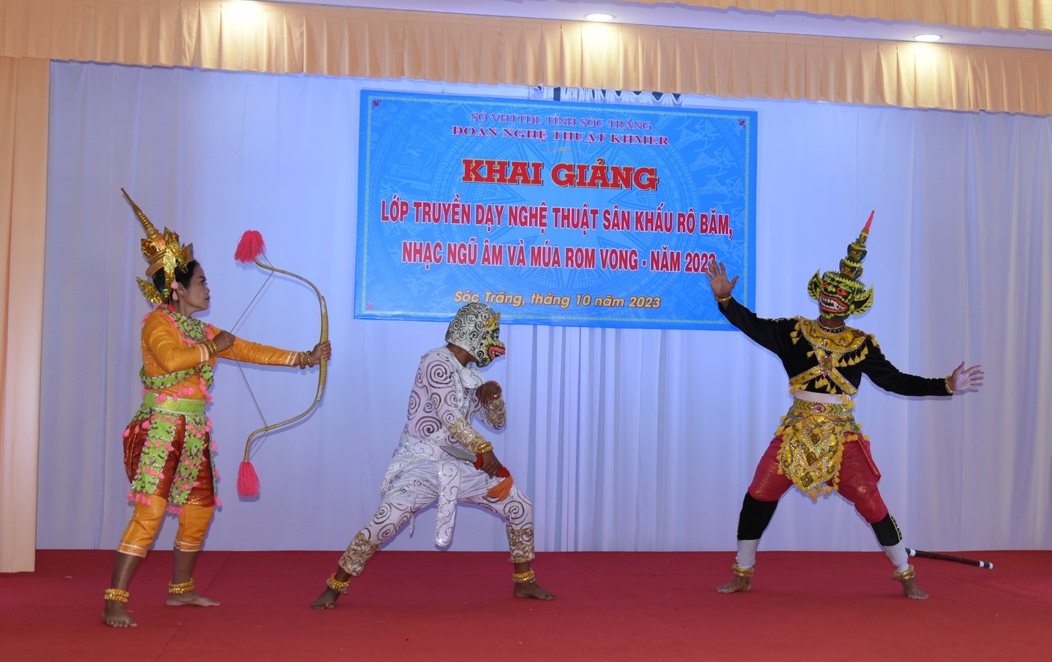 Sóc Trăng Truyền dạy nghệ thuật sân khấu rô băm, nhạc ngũ âm và múa rom vong
