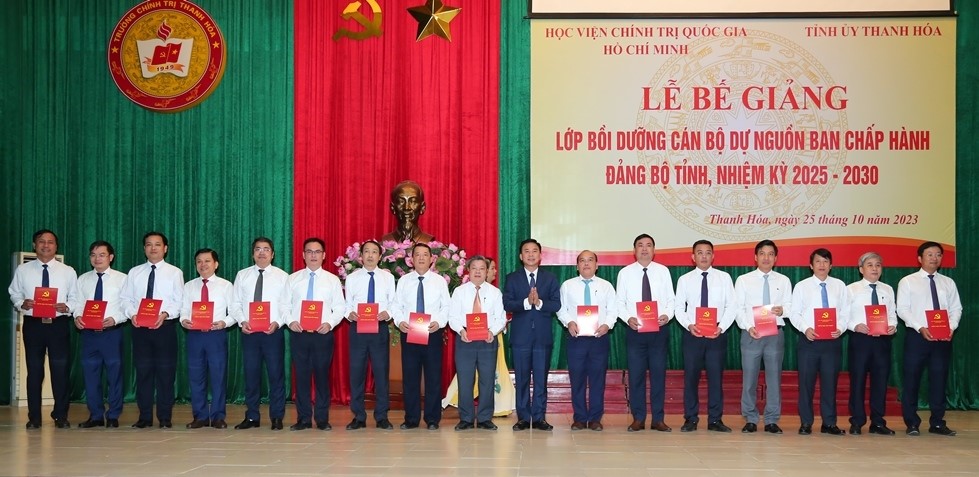 Nâng cao năng lực, kỹ năng lãnh đạo, quản lý, ngang tầm với đòi hỏi chính đáng của Nhân dân
