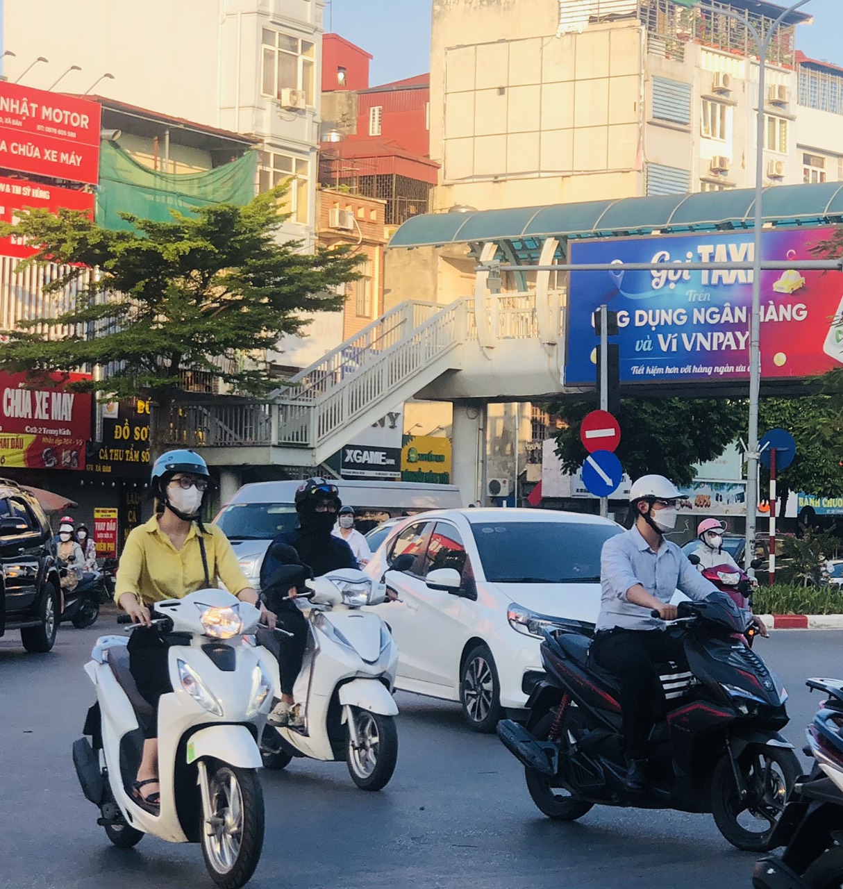 Bắc Bộ trời nắng, Tây Nguyên và Nam Bộ mưa dông vào chiều tối
