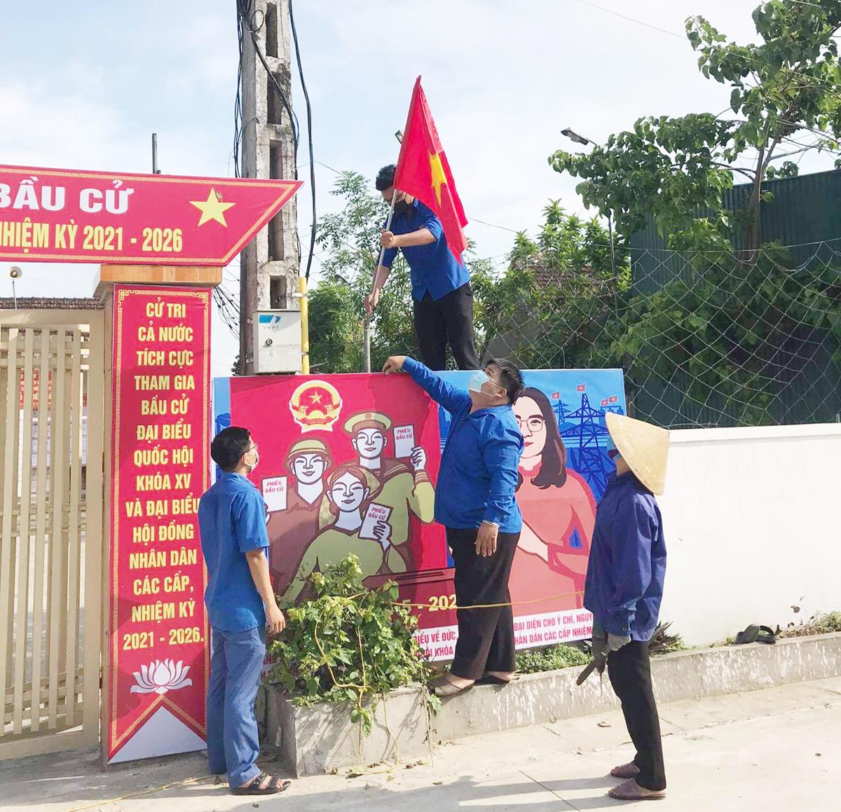 Hà Tĩnh triển khai nghiêm túc việc sử dụng cờ Đảng, cờ Tổ quốc