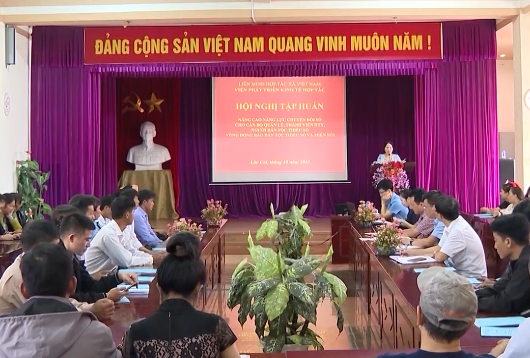 Nâng cao năng lực chuyển đổi số cho đồng bào dân tộc thiểu số và miền núi