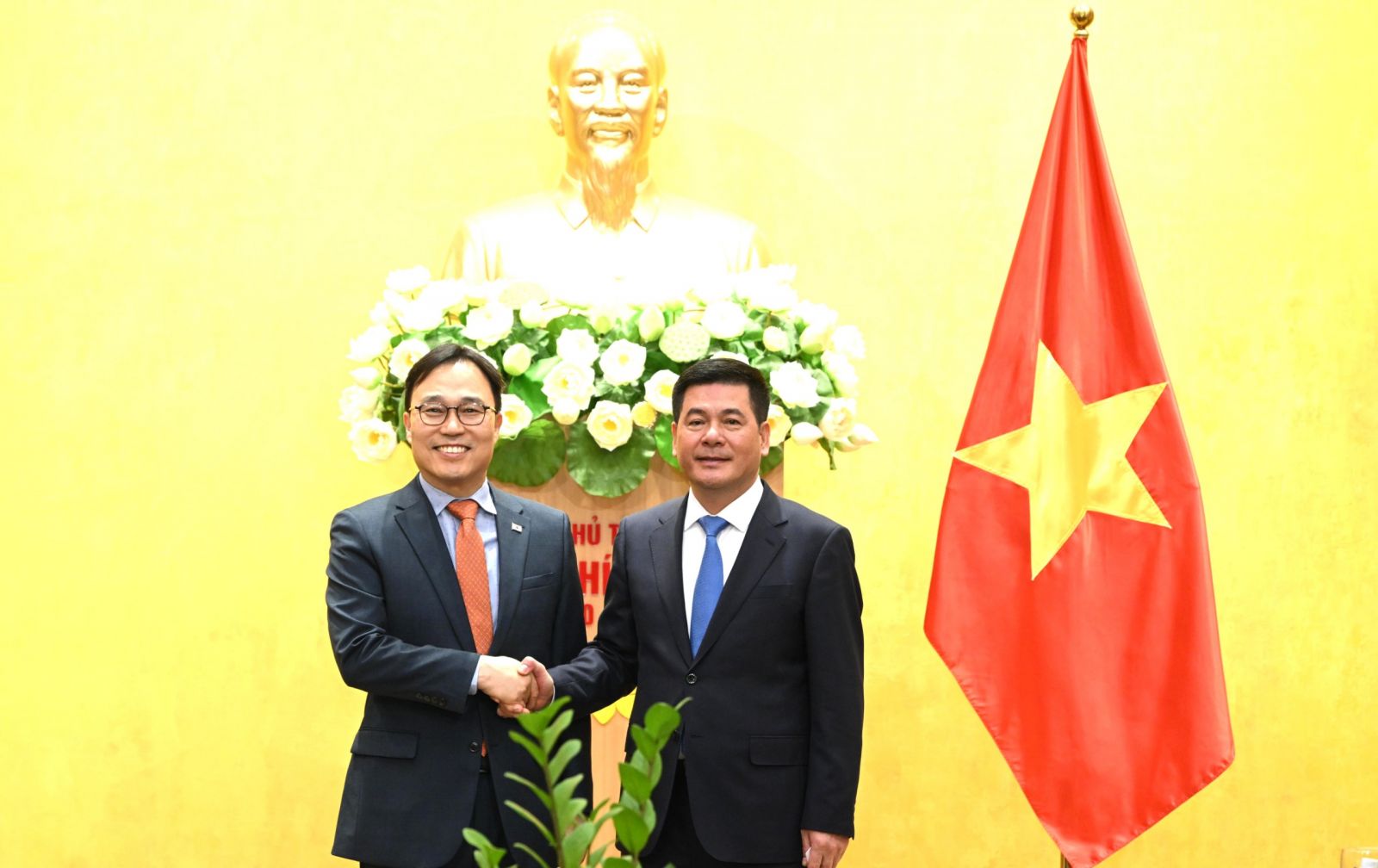 Thúc đẩy hợp tác thương mại, công nghiệp và năng lượng Việt Nam - Hàn Quốc