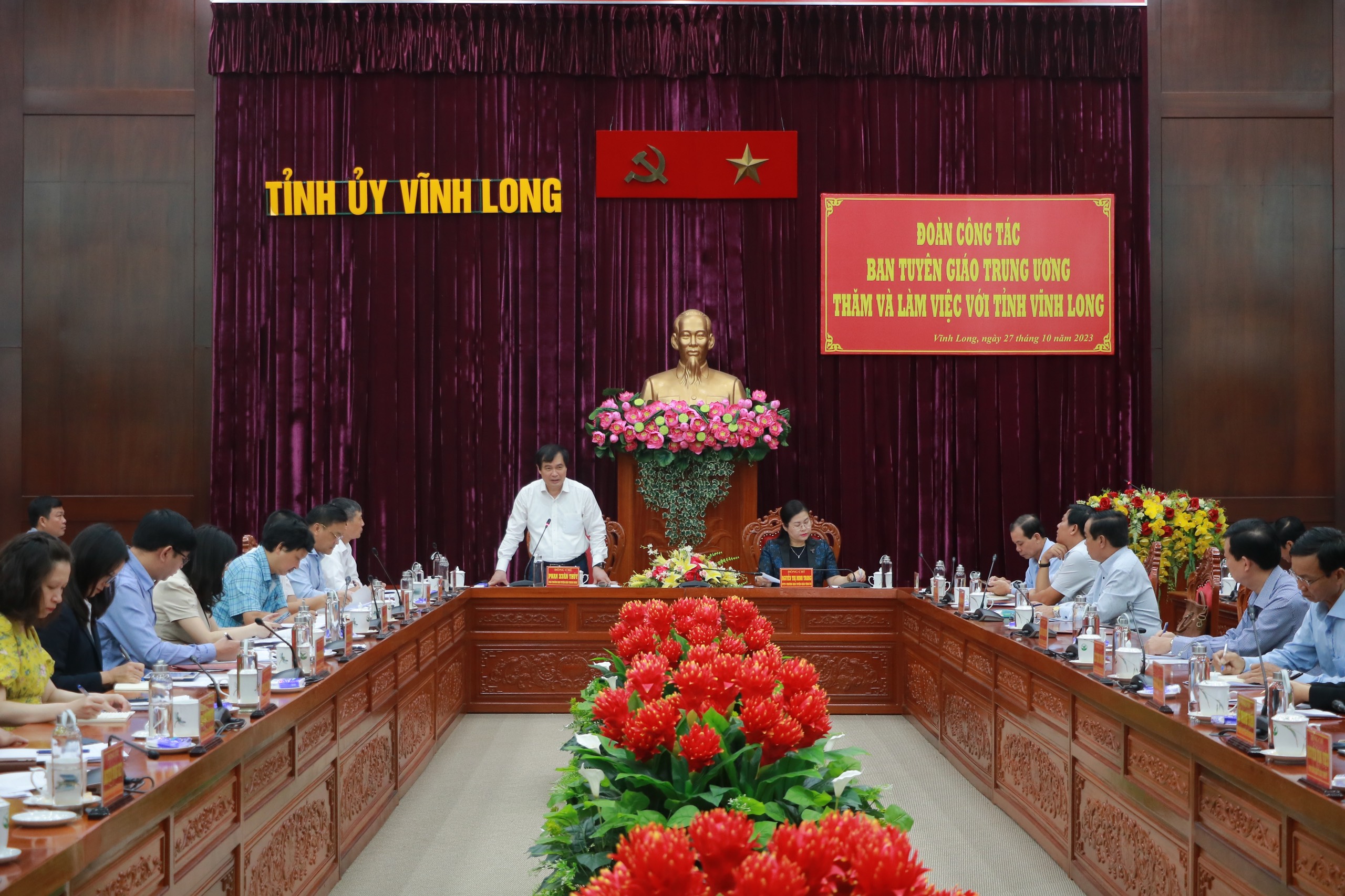 Tận dụng công nghệ thông tin, đưa nghị quyết của Đảng vào cuộc sống