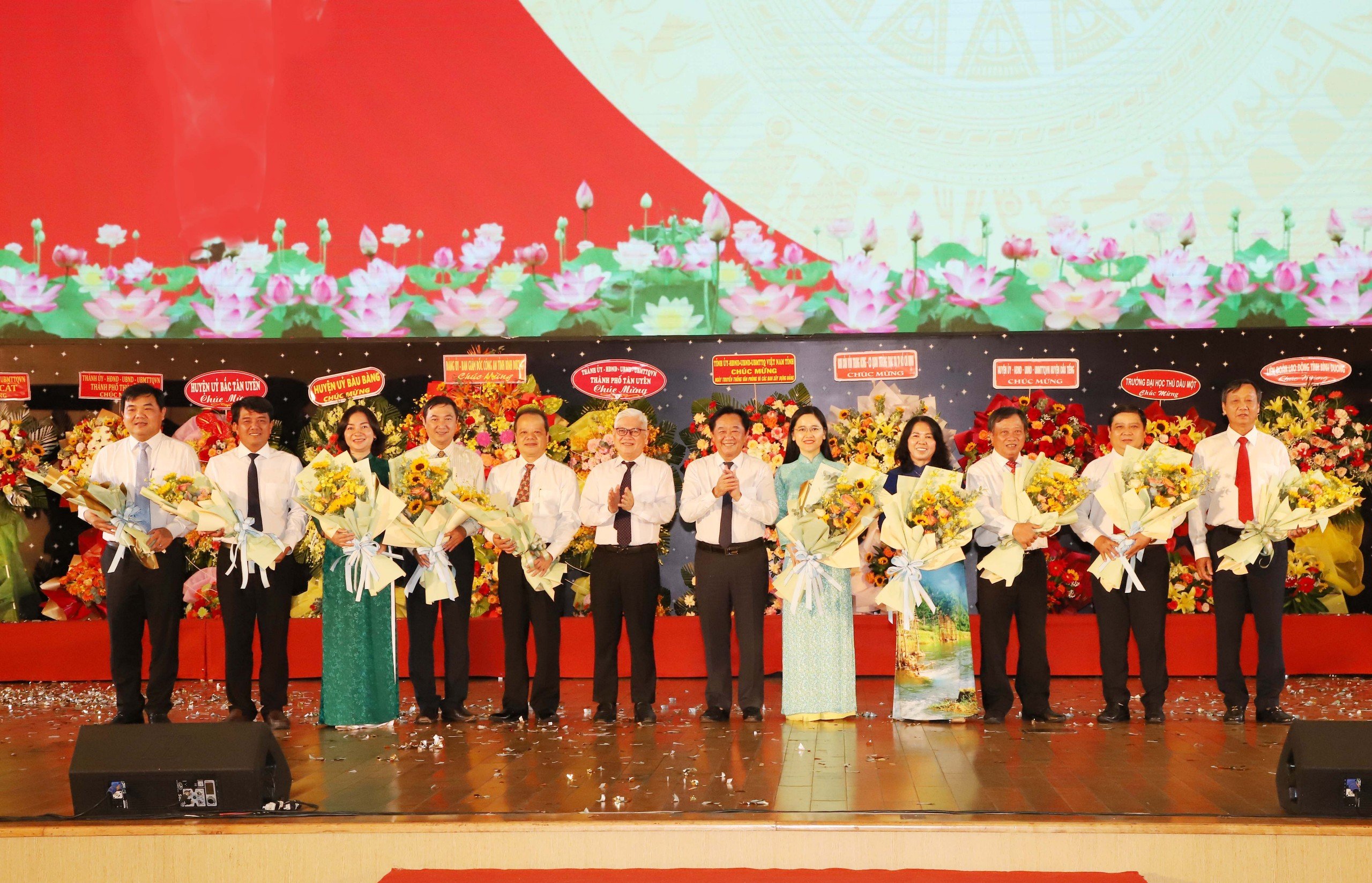 Bình Dương Họp mặt kỷ niệm ngày truyền thống các cơ quan chuyên trách tham mưu, giúp việc của Tỉnh ủy