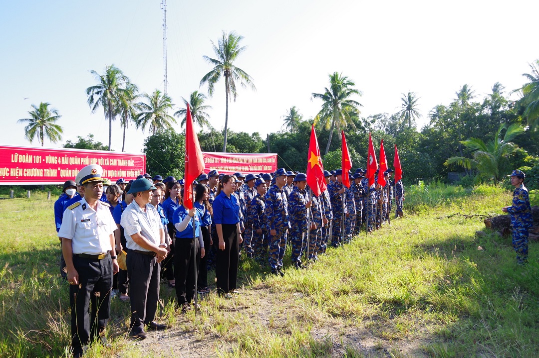 Gắn bó cùng nhân dân, hoàn thành tốt nhiệm vụ