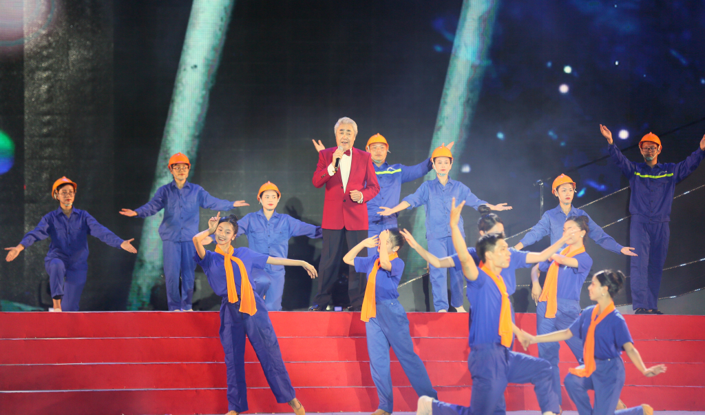 Công diễn các ca khúc đặc sắc chào mừng kỷ niệm 60 năm Ngày thành lập tỉnh Quảng Ninh