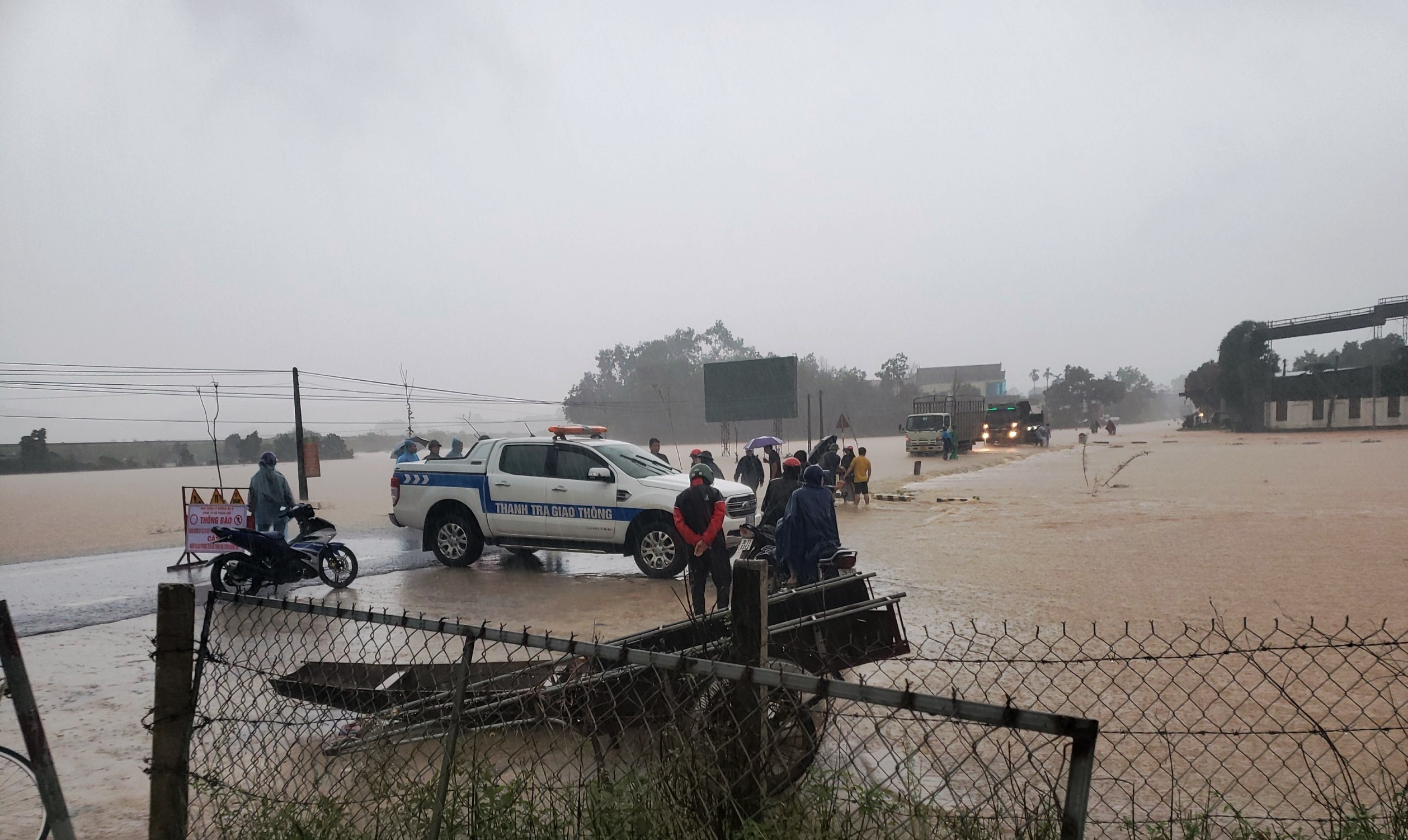 Hà Tĩnh tập trung ứng phó khắc phục mưa lũ trên diện rộng