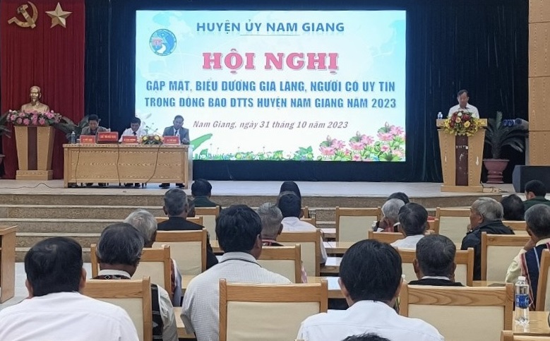 Nhiều hoạt động tuyên dương, tôn vinh người có uy tín trong đồng bào dân tộc thiểu số