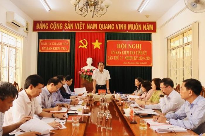 Khánh Hòa Kỷ luật Giám đốc, Phó Giám đốc Văn phòng Đăng ký đất đai