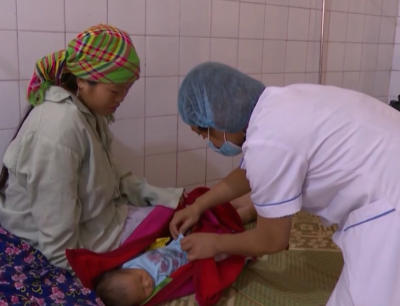 Triển khai hiệu quả công tác chăm sóc sức khỏe, dinh dưỡng bà mẹ, trẻ em dân tộc thiểu số