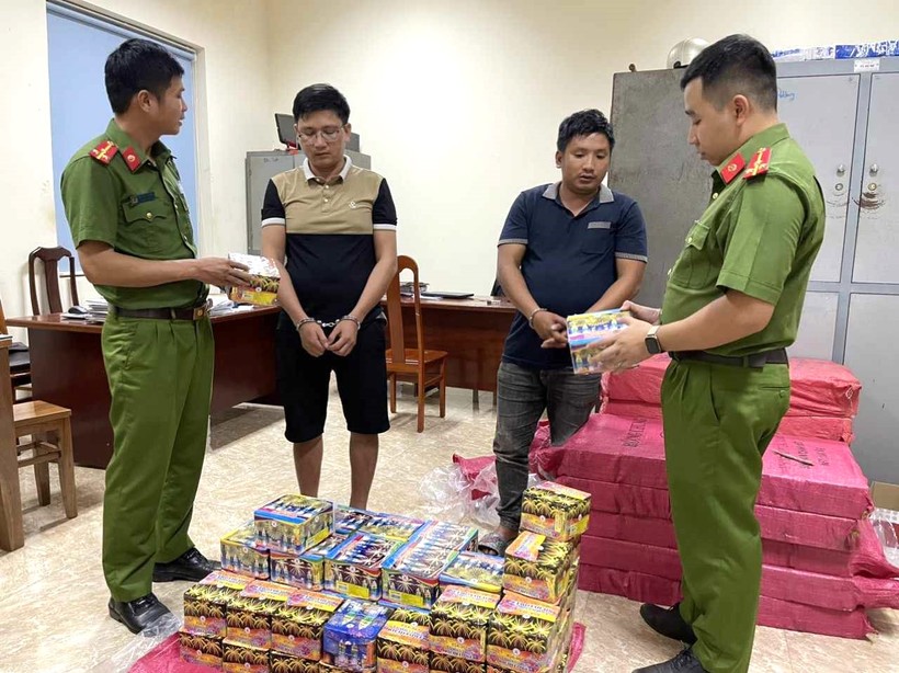 Đắk Lắk Phát hiện xe tải vận chuyển hơn 400kg pháo nổ