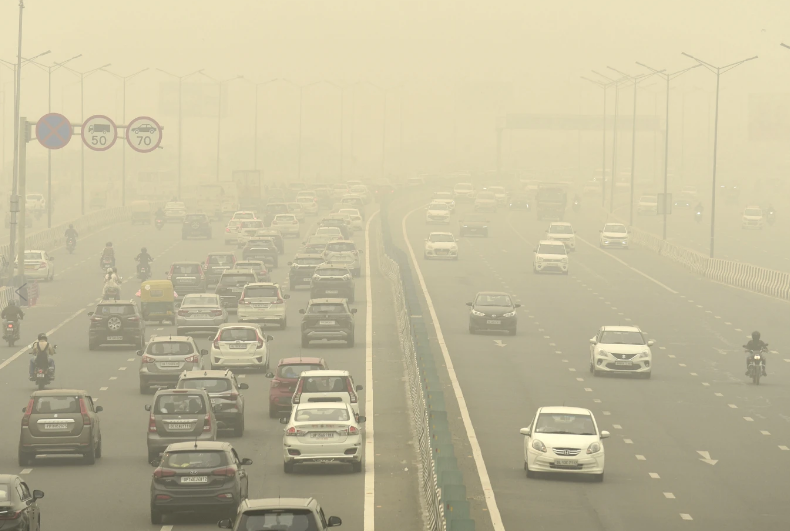 Ấn Độ Lưu thông phương tiện theo biển số chẵn, lẻ để hạn chế ô nhiễm