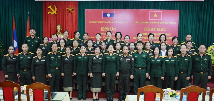 Tập huấn nghiệp vụ công tác phụ nữ cho cán bộ phụ nữ Quân đội nhân dân Lào