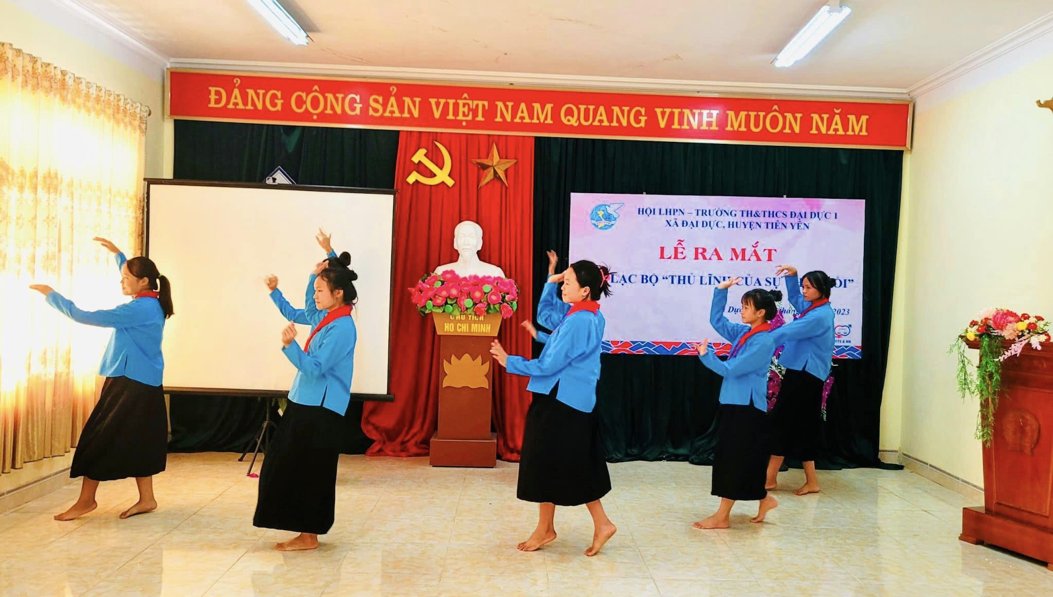 02 câu lạc bộ “Thủ lĩnh của sự thay đổi” đi vào hoạt động