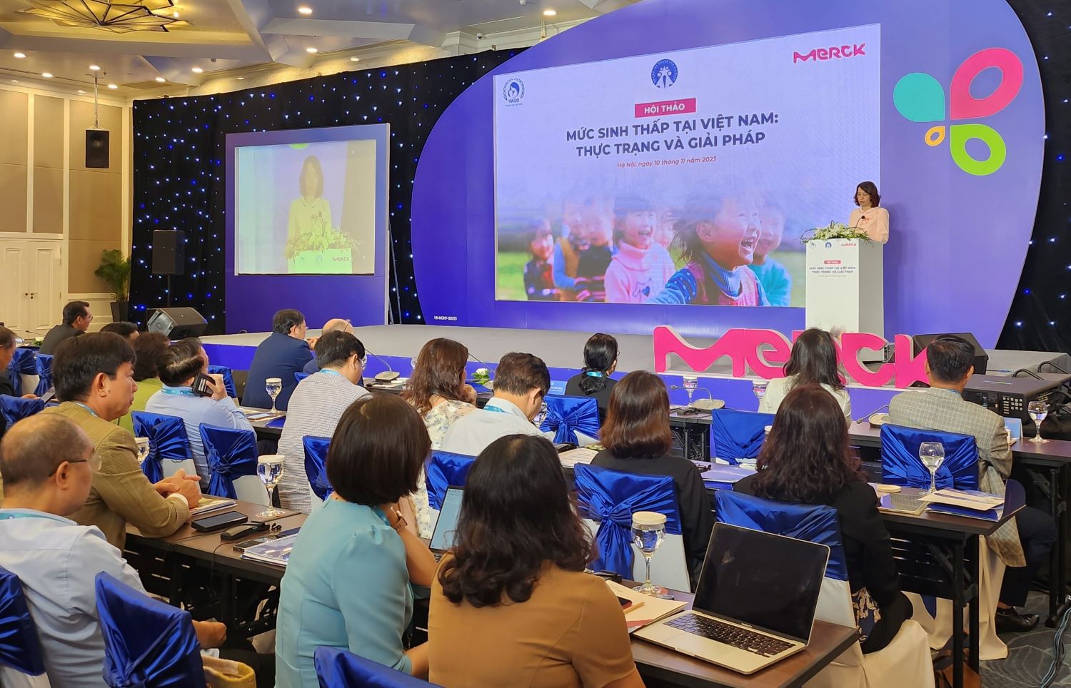 Các cặp vợ chồng trẻ ở Việt Nam ngày càng lười có con