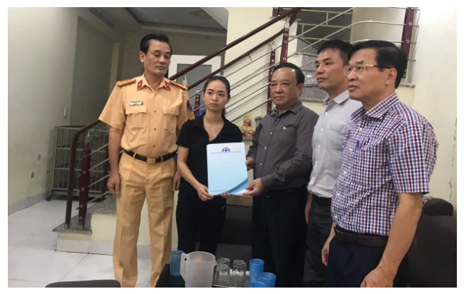 Hải phòng Thăm, động viên gia đình có người thiệt mạng do tai nạn giao thông